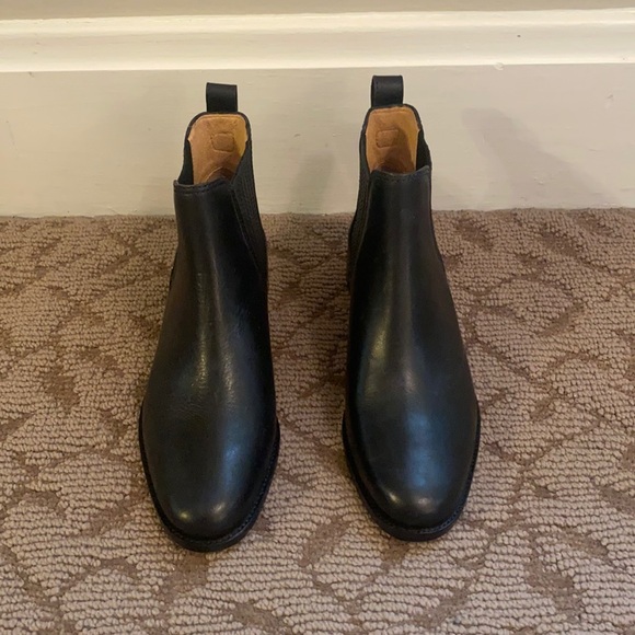 Madewell Shoes - Madewell Black Leather Chelsea Boots Size 8